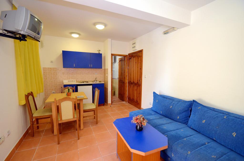 Guest House Villa Iva Budva Rum bild