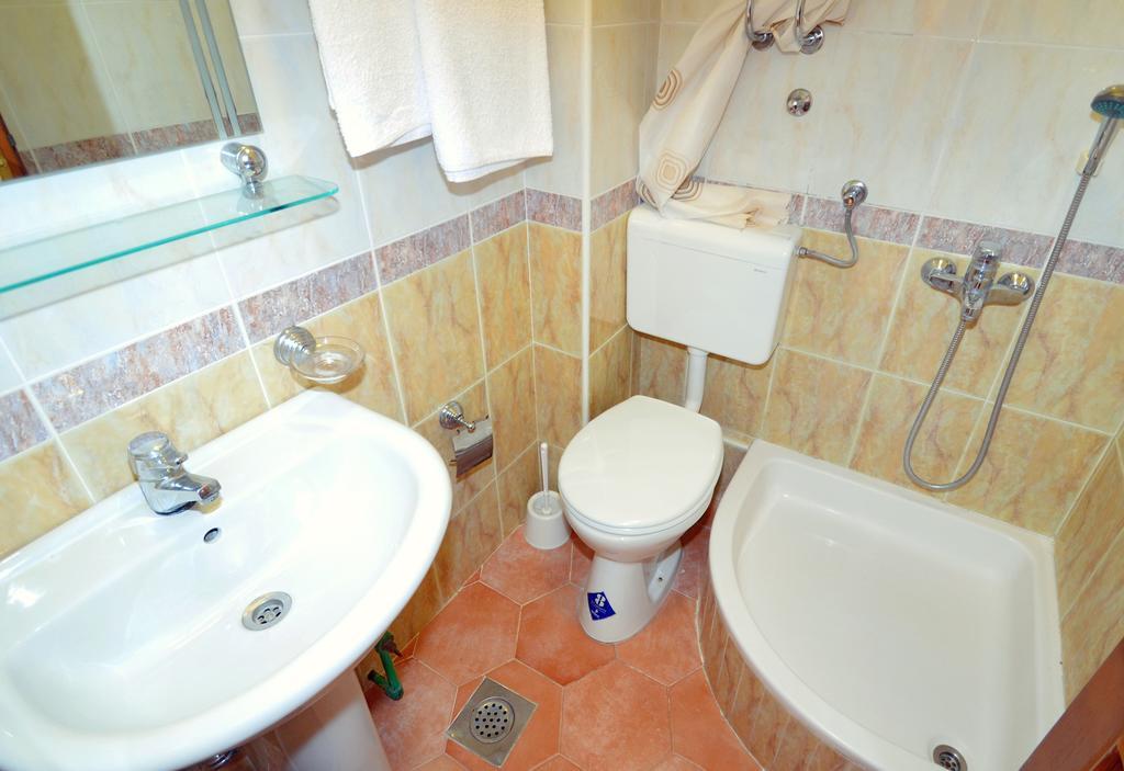 Guest House Villa Iva Budva Rum bild