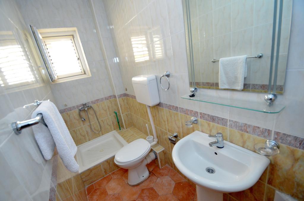 Guest House Villa Iva Budva Rum bild